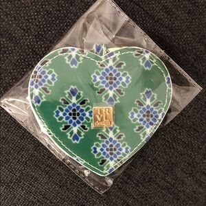 NWT travel design TRVL Design key chain